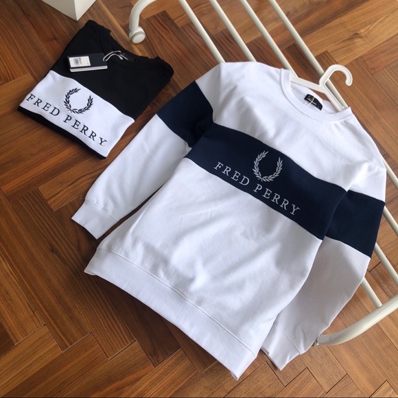 Fred Perry Crewneck - Picture 3 of 5